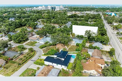 1300 Loma Linda Court, Sarasota, FL 34239 - Photo 39