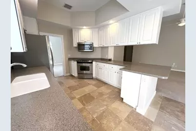 5746 Benevento Dr, Sarasota, FL 34238 - Photo 3