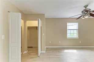 1300 Loma Linda Ct, Sarasota, FL 34239 - Photo 35