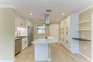 1300 Loma Linda Ct, Sarasota, FL 34239 - Photo 11