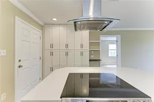 1300 Loma Linda Ct, Sarasota, FL 34239 - Photo 13
