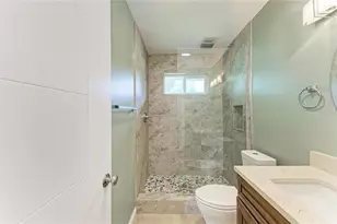 1300 Loma Linda Ct, Sarasota, FL 34239 - Photo 21