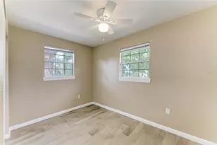 1300 Loma Linda Ct, Sarasota, FL 34239 - Photo 23