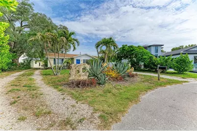 1300 Loma Linda Court, Sarasota, FL 34239 - Photo 5