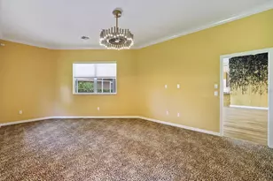 567 Lake of the Woods Dr, Venice, FL 34293 - Photo 13