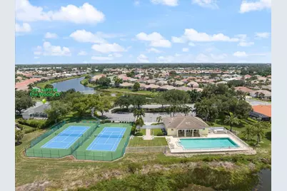 567 Lake Of The Woods Drive, Venice, FL 34293 - Photo 39