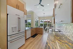 567 Lake of the Woods Dr, Venice, FL 34293 - Photo 5
