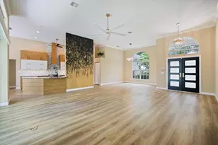 567 Lake of the Woods Dr, Venice, FL 34293 - Photo 3