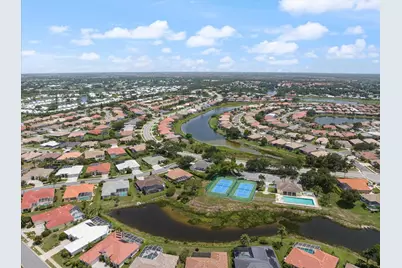 567 Lake Of The Woods Drive, Venice, FL 34293 - Photo 37