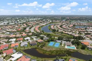 567 Lake of the Woods Dr, Venice, FL 34293 - Photo 37