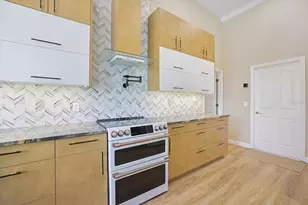 567 Lake of the Woods Dr, Venice, FL 34293 - Photo 7