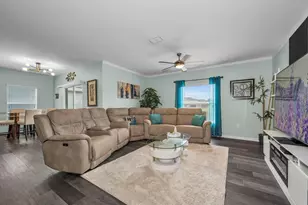 1921 Hawks View Dr, Ruskin, FL 33570 - Photo 11