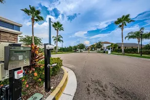 1921 Hawks View Dr, Ruskin, FL 33570 - Photo 43