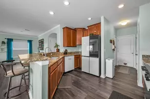 1921 Hawks View Dr, Ruskin, FL 33570 - Photo 13