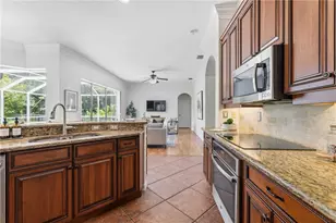 4742 Old Farm Rd, Sarasota, FL 34233 - Photo 15