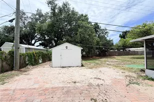 3842 Hawkeye Cir, Sarasota, FL 34232 - Photo 15