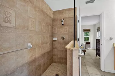 4407 Diamond Circle N, Sarasota, FL 34233 - Photo 11