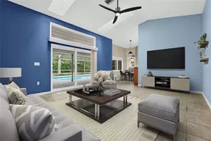 4407 Diamond Cir N, Sarasota, FL 34233 - Photo 5
