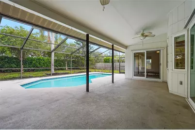 4407 Diamond Circle N, Sarasota, FL 34233 - Photo 13