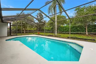 4407 Diamond Cir N, Sarasota, FL 34233 - Photo 3