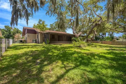 213 Whispering Oaks Court, Sarasota, FL 34232 - Photo 31