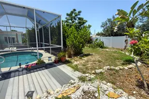 2215 Alvarado Ln, Sarasota, FL 34231 - Photo 25