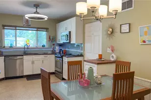 2215 Alvarado Ln, Sarasota, FL 34231 - Photo 7