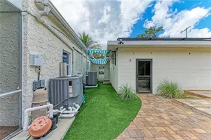 1712 4th St W, Palmetto, FL 34221 - Photo 67