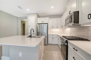2324 Blue Mahoe Ln, Sarasota, FL 34240 - Photo 17