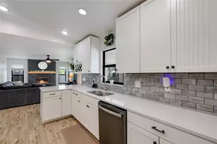8038 56th Ct E, Palmetto, FL 34221 - Photo 13