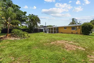 4065 Asbury Pl, Sarasota, FL 34233 - Photo 21