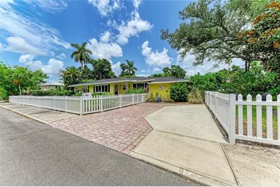 405 20th Street W, Bradenton, FL 34205 - Photo 5