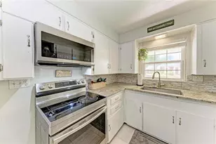 405 20th St W, Bradenton, FL 34205 - Photo 15
