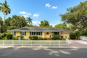 405 20th St W, Bradenton, FL 34205 - Photo 1