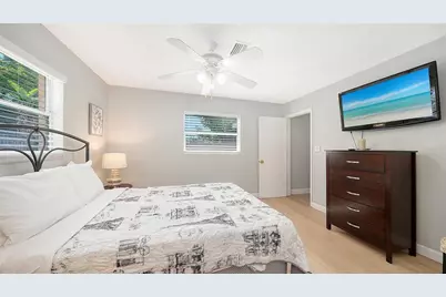 6515 Colonial Drive, Sarasota, FL 34231 - Photo 21