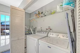 6515 Colonial Dr, Sarasota, FL 34231 - Photo 31