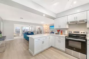 6515 Colonial Dr, Sarasota, FL 34231 - Photo 17