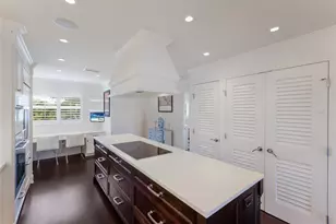 7001 Gulf of Mexico Dr, Longboat Key, FL 34228 - Photo 7