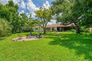 140 S Oxford Dr, Englewood, FL 34223 - Photo 51