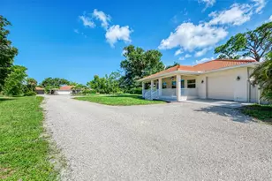140 S Oxford Dr, Englewood, FL 34223 - Photo 79