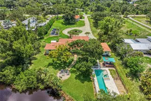 140 S Oxford Dr, Englewood, FL 34223 - Photo 3