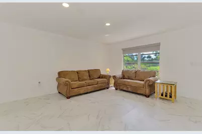 140 S Oxford Drive, Englewood, FL 34223 - Photo 13