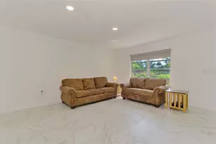 140 S Oxford Dr, Englewood, FL 34223 - Photo 13