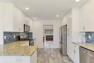 140 S Oxford Dr, Englewood, FL 34223 - Photo 21