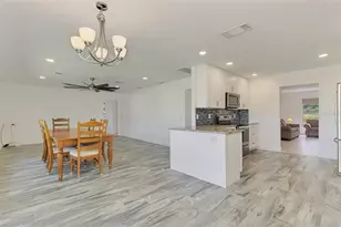 140 S Oxford Dr, Englewood, FL 34223 - Photo 25