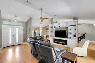2426 Icecapade Dr, Sarasota, FL 34240 - Photo 9