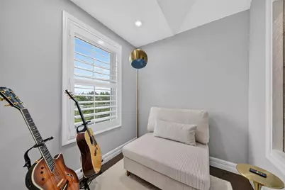 70 Island Circle, Sarasota, FL 34242 - Photo 27