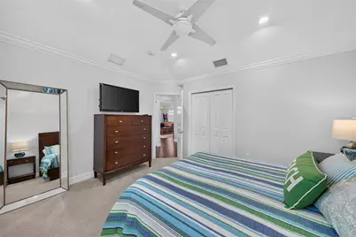 70 Island Circle, Sarasota, FL 34242 - Photo 37