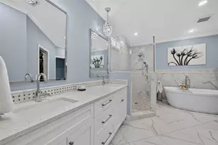 70 Island Cir, Sarasota, FL 34242 - Photo 17