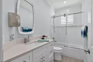 70 Island Cir, Sarasota, FL 34242 - Photo 23